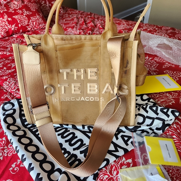 Marc Jacobs Handbags - Marc Jacobs Medium Tote